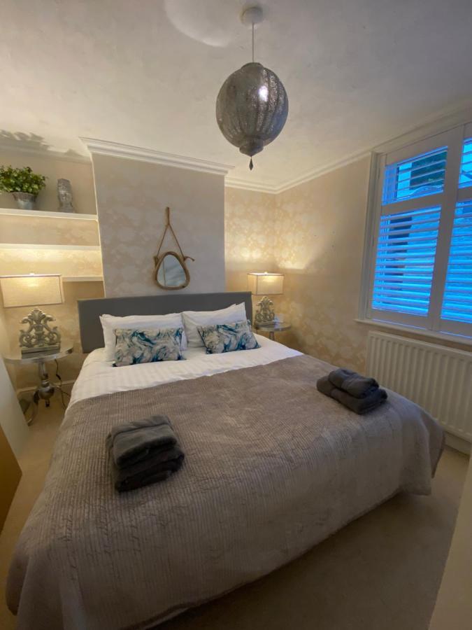 Beautiful 5 Bedroom, Amazing Water & Valley Views Dartmouth Exterior photo