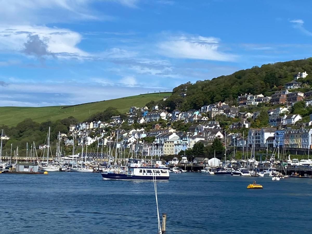 Beautiful 5 Bedroom, Amazing Water & Valley Views Dartmouth Exterior photo
